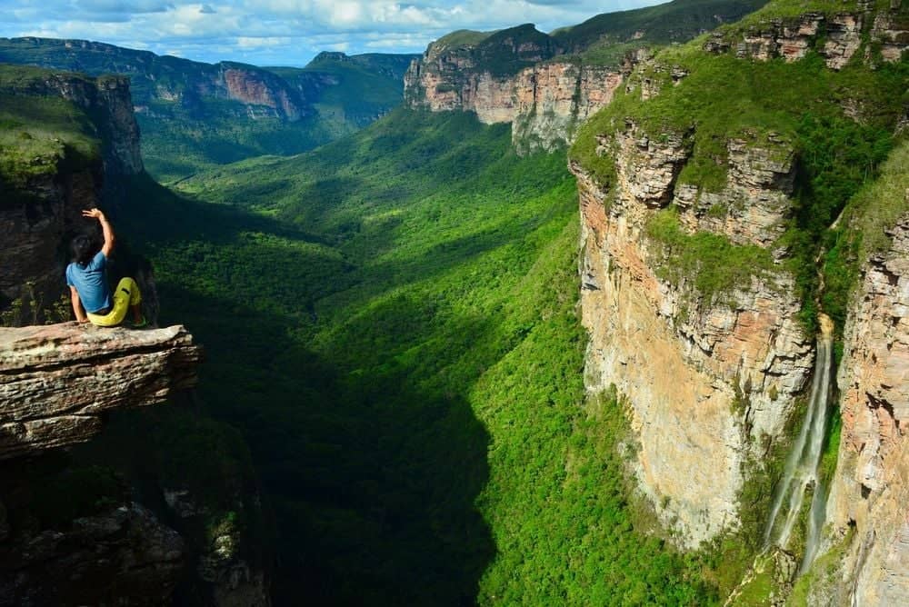 Panoramic view over Chapada Diamantina’s rugged plateaus and green valleys in Bahia, Brazil, under a clear blue sky
